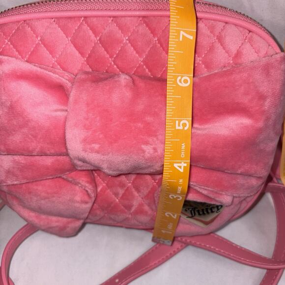 Juicy Couture Tied With A Bow Camera Crossbody in Pink Lemonade NWT - Picture 12 of 12